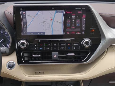 Used 2020 Toyota Highlander Platinum FWD image 15