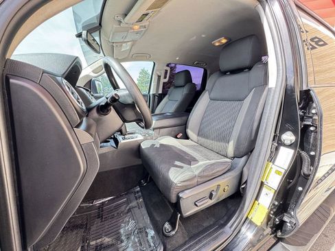 Used 2017 Toyota Tundra SR5 w/ SR5 Upgrade Package AWD/4WD image 32