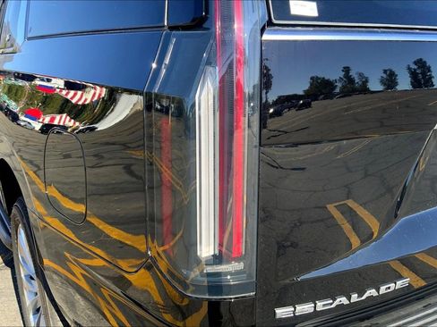 New 2026 Cadillac Escalade ESV 2WD w/ LPO, Floor Liner Package image 15