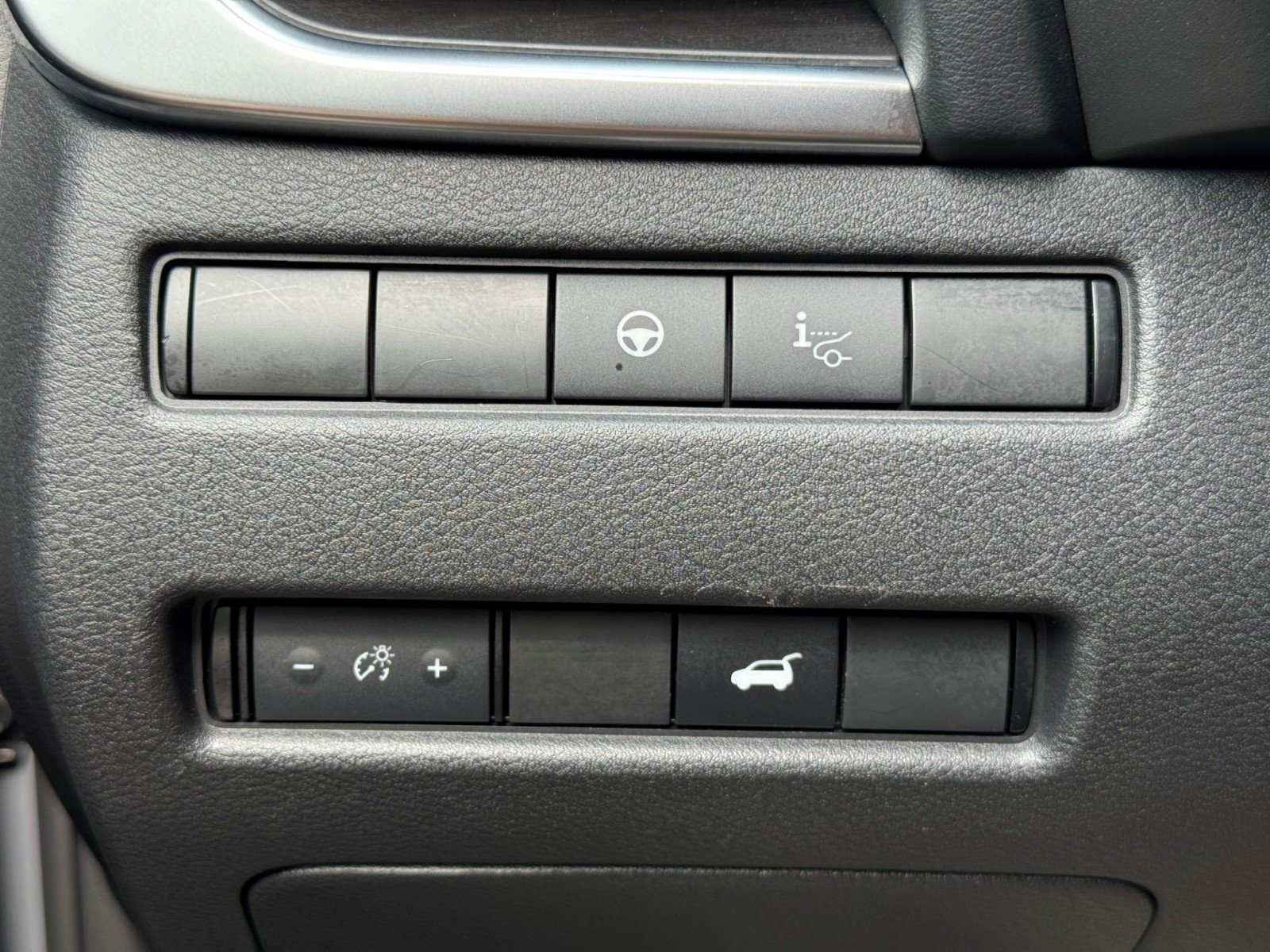 Used 2021 Nissan Rogue Platinum FWD image 17