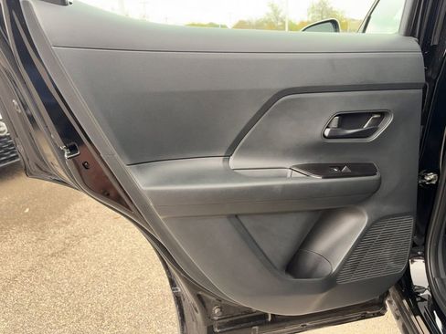 Used 2025 Nissan Kicks S image 25