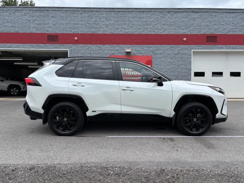 Used 2024 Toyota RAV4 XSE w/ Weather Package AWD/4WD image 2