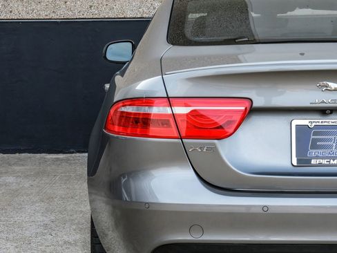 Used 2019 Jaguar XE S RWD image 61