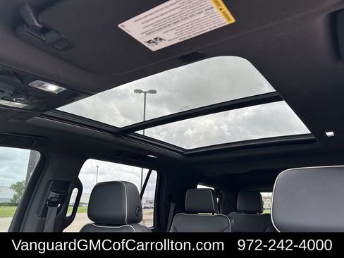 Used 2021 GMC Yukon SLT w/ SLT Premium Package image 30