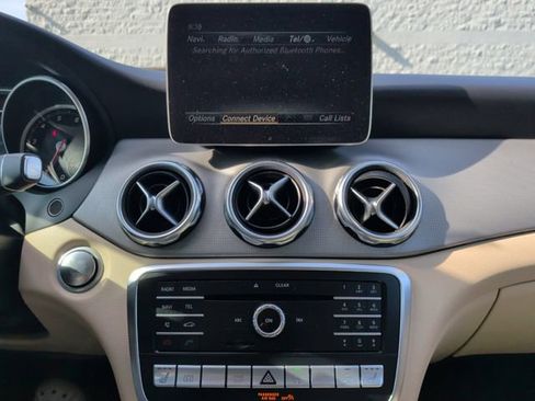 Used 2020 Mercedes-Benz GLA 250 4MATIC image 19