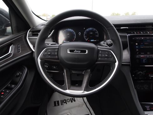 Used 2024 Jeep Grand Cherokee Limited image 20