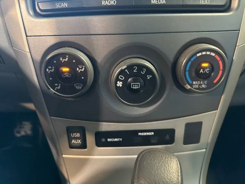 Used 2012 Toyota Corolla LE image 24