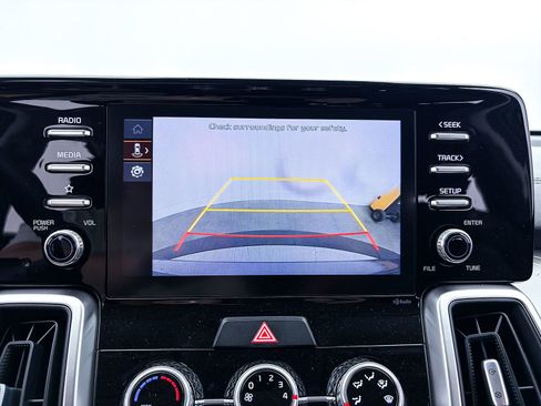 Used 2022 Kia Sorento LX image 4