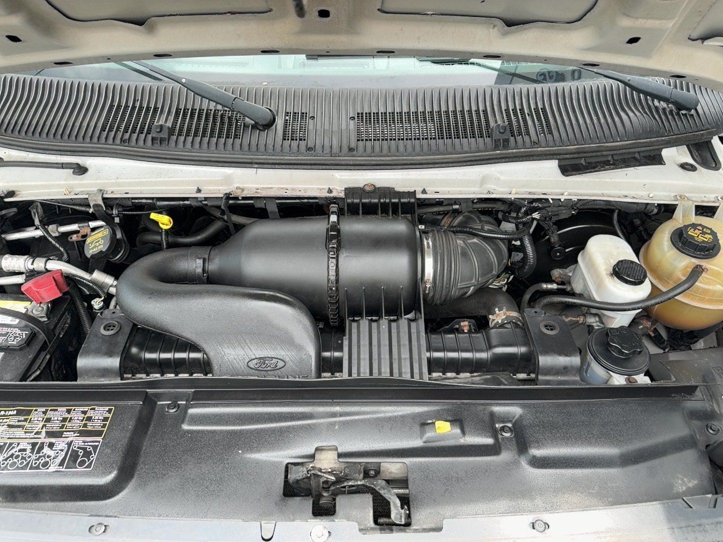 Used 2014 Ford E-350 and Econoline 350 Extended Super Duty w/ Power Group RWD image 23