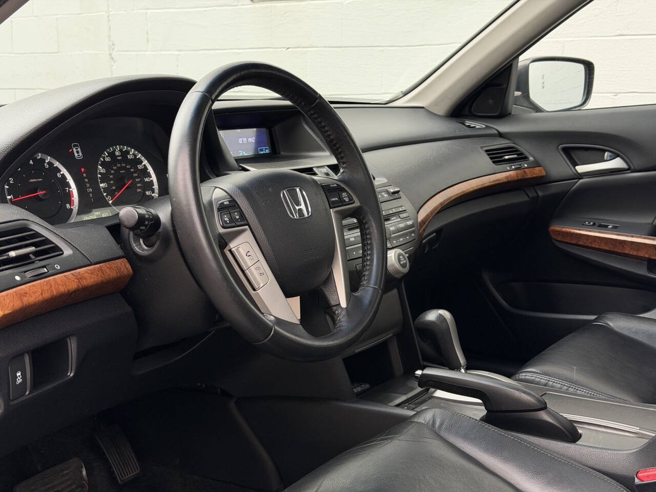 Used 2011 Honda Accord EX-L image 10