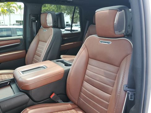 Used 2023 GMC Yukon Denali Ultimate AWD/4WD image 22