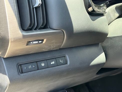 Used 2023 Nissan Pathfinder Platinum w/ Cargo Package AWD/4WD image 7