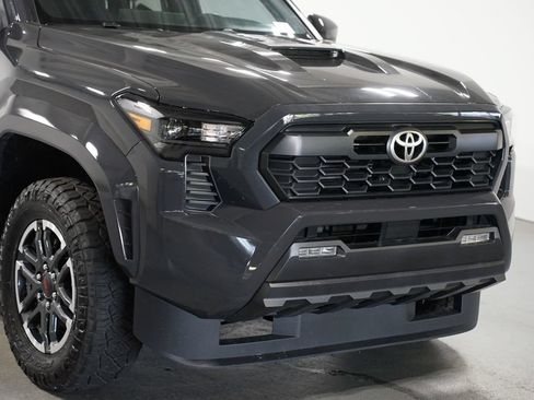 Certified 2025 Toyota Tacoma TRD Sport AWD/4WD image 4