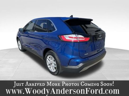 Used 2023 Ford Edge SEL image 4