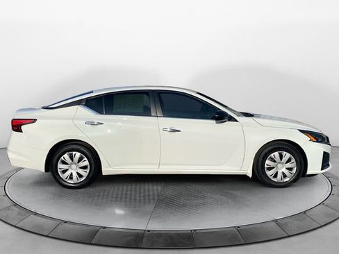 Used 2024 Nissan Altima 2.5 S image 6