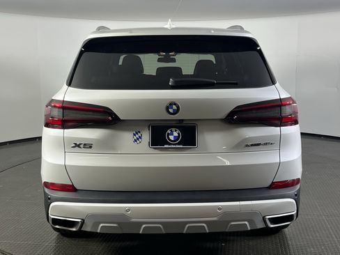 Used 2021 BMW X5 xDrive45e w/ Executive Package image 7