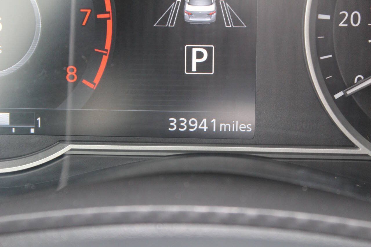 Used 2023 Nissan Versa SR w/ Trunk Package FWD image 9