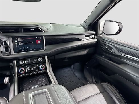 Used 2022 GMC Yukon Denali image 24