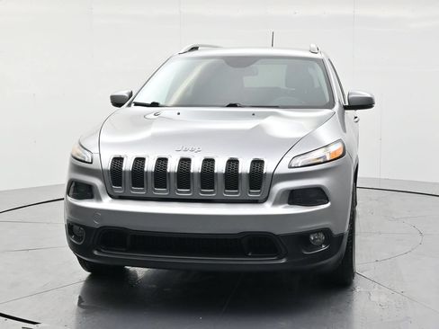 Used 2016 Jeep Cherokee Latitude w/ Safety/Convenience Group AWD/4WD image 2