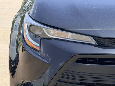 Used 2025 Toyota Corolla LE FWD image 4
