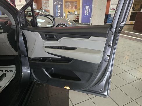Used 2018 Honda Odyssey EX-L image 13