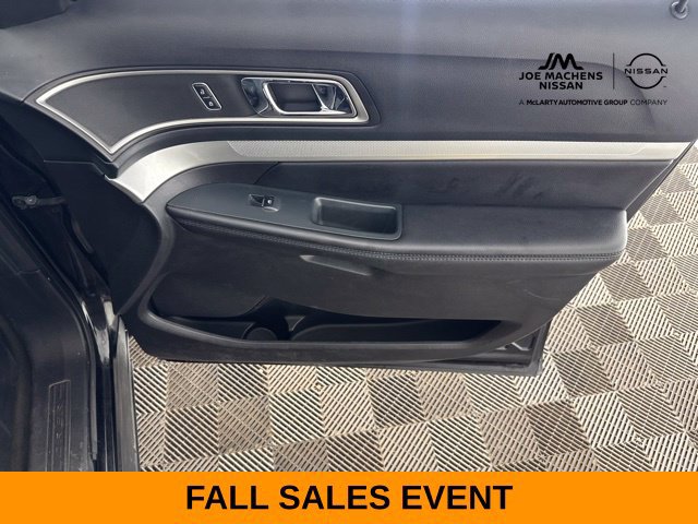 Used 2016 Ford Explorer XLT w/ Equipment Group 202A FWD image 35