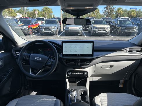 New 2025 Ford Escape SE image 26