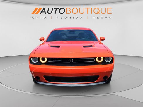 Used 2019 Dodge Challenger SXT RWD image 8