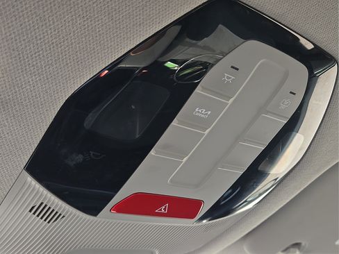 Used 2025 Kia K4 FWD image 12