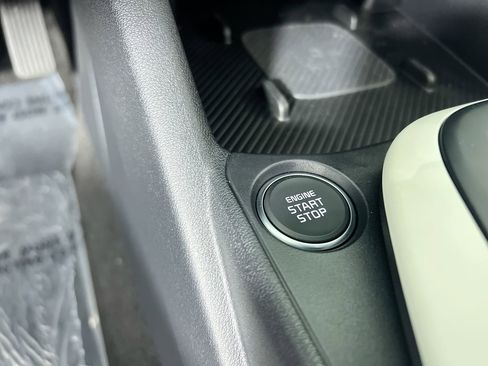 Certified 2025 Kia K4 GT-Line image 19