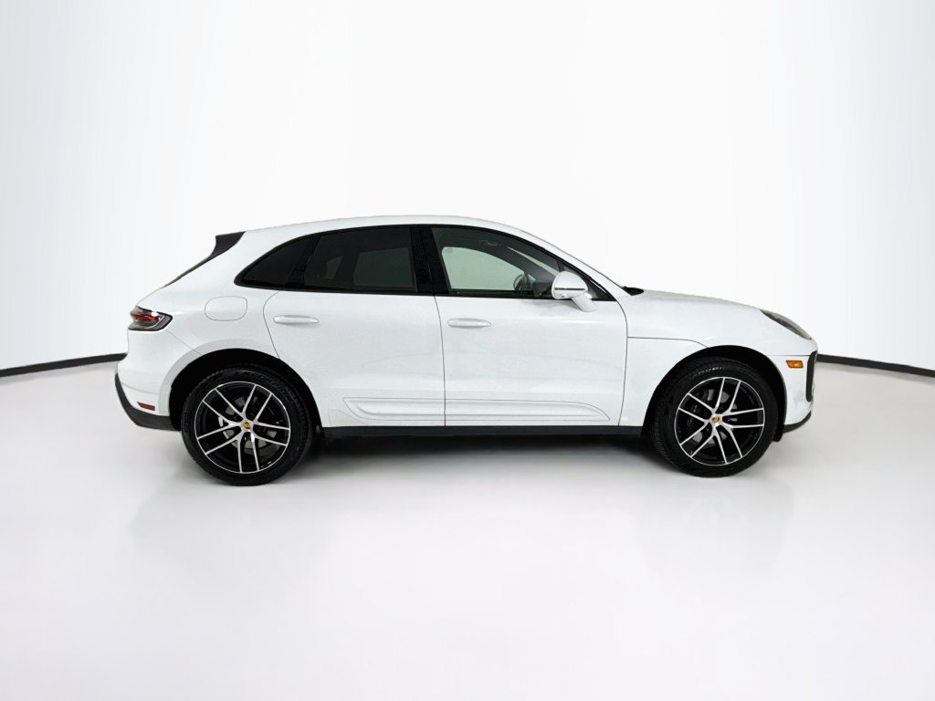 Certified 2023 Porsche Macan Turbo AWD/4WD image 8
