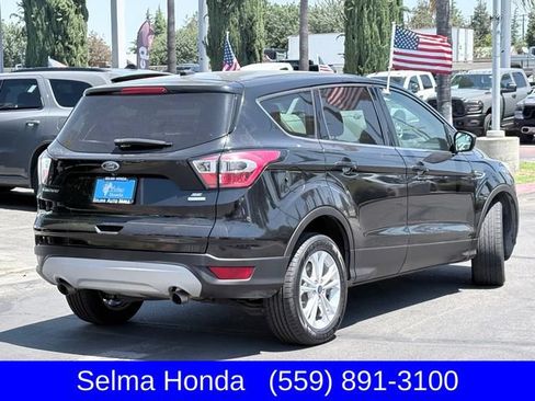 Used 2017 Ford Escape SE FWD image 5