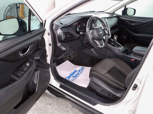 Used 2024 Subaru Outback Premium image 3