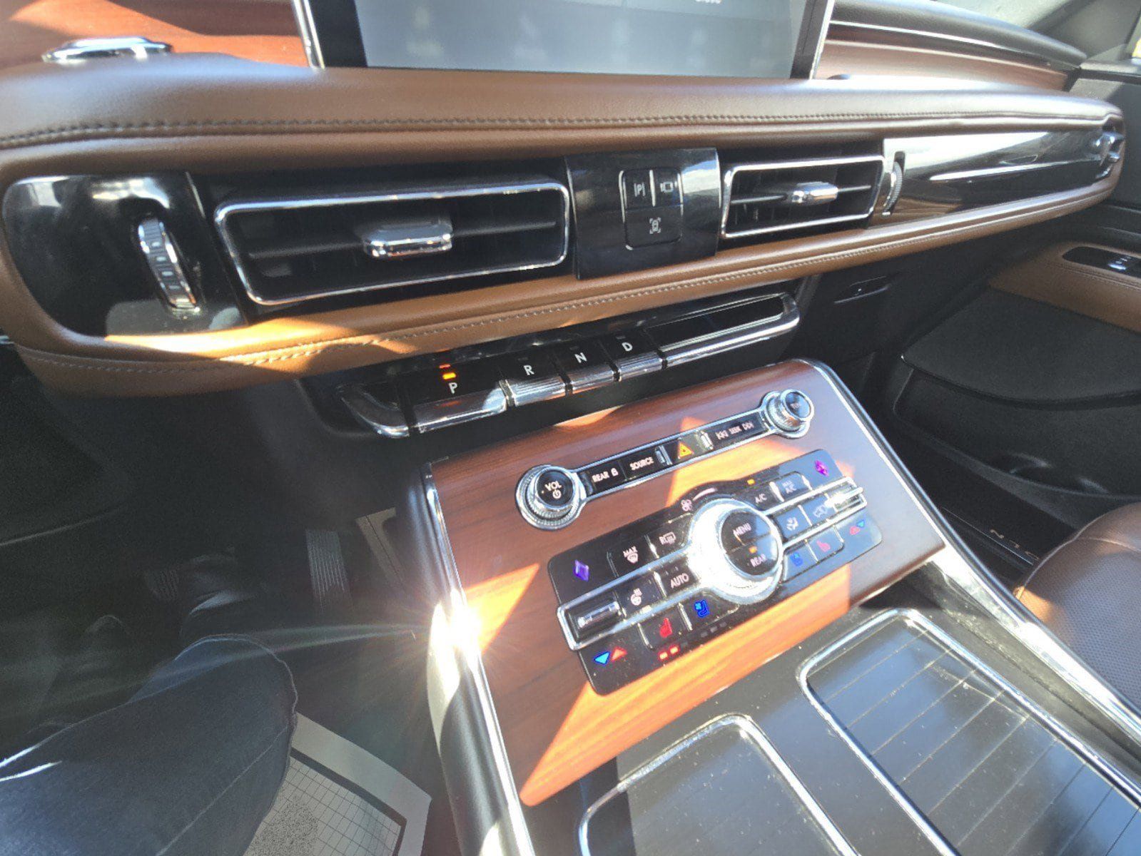 Used 2023 Lincoln Aviator Reserve w/ Elements Package Plus AWD/4WD image 13