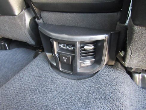Used 2024 RAM 2500 Laramie w/ Safety Group AWD/4WD image 39