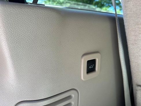 Used 2012 Ford Expedition Limited RWD image 16