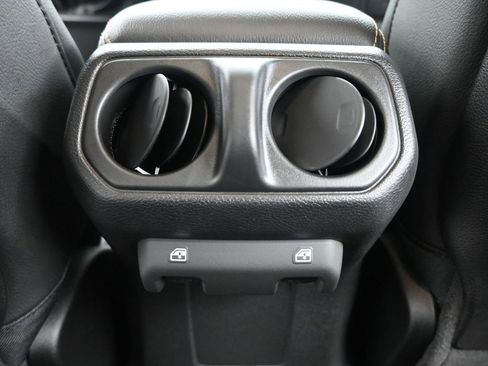 New 2025 Jeep Gladiator Sport image 27