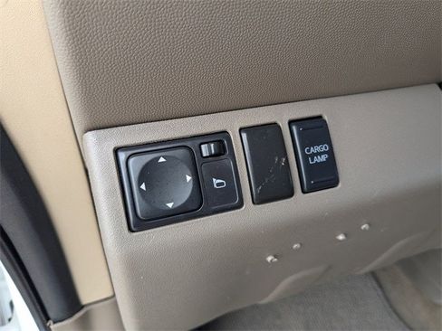 Used 2014 Nissan Frontier SL w/ SL Moonroof Package image 33