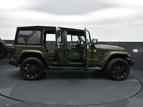 Used 2024 Jeep Wrangler Unlimited Sahara w/ Technology Group AWD/4WD image 45