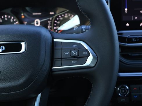 New 2026 Jeep Compass Latitude image 14