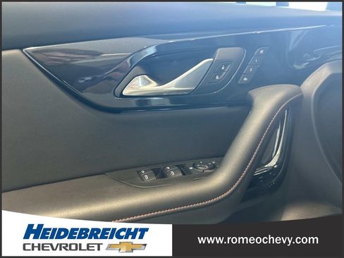 Used 2025 Chevrolet Blazer RS w/ Enhanced Convenience Package AWD/4WD image 11