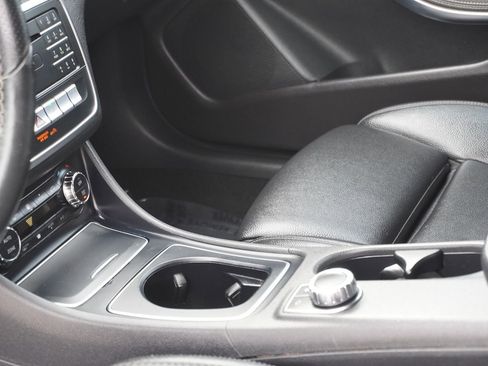 Used 2018 Mercedes-Benz CLA 250 image 25