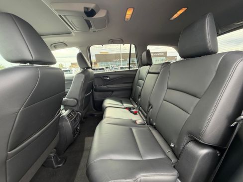 Used 2020 Honda Pilot Touring image 17