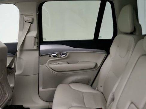 Used 2024 Volvo XC90 B5 Core AWD/4WD image 45