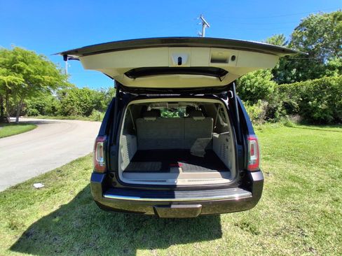 Used 2016 GMC Yukon XL Denali RWD image 20