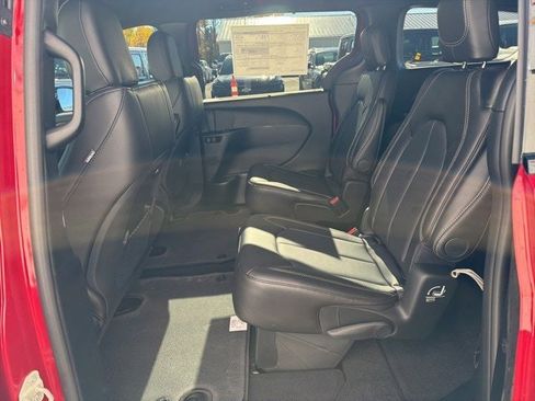 New 2026 Chrysler Pacifica Select image 26