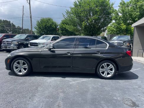 Used 2017 BMW 330i Sedan w/ Driver Assistance Package RWD image 9