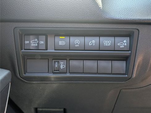 Used 2023 Toyota Tundra SR5 w/ SR5 Convenience Package AWD/4WD image 21