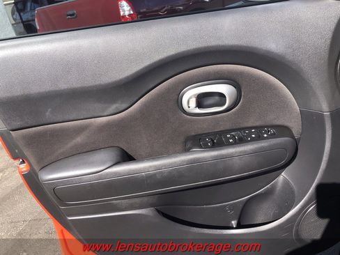 Used 2015 Kia Soul + image 9