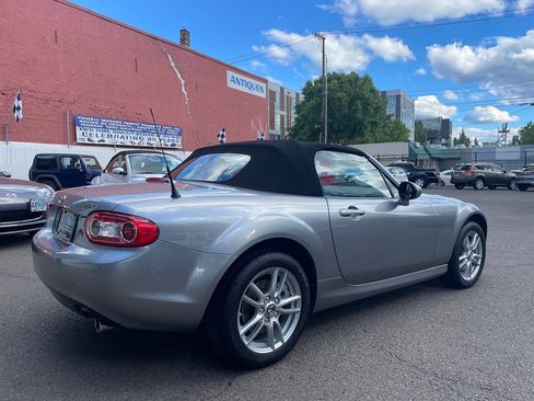 Used 2015 MAZDA MX-5 Miata Sport RWD image 7
